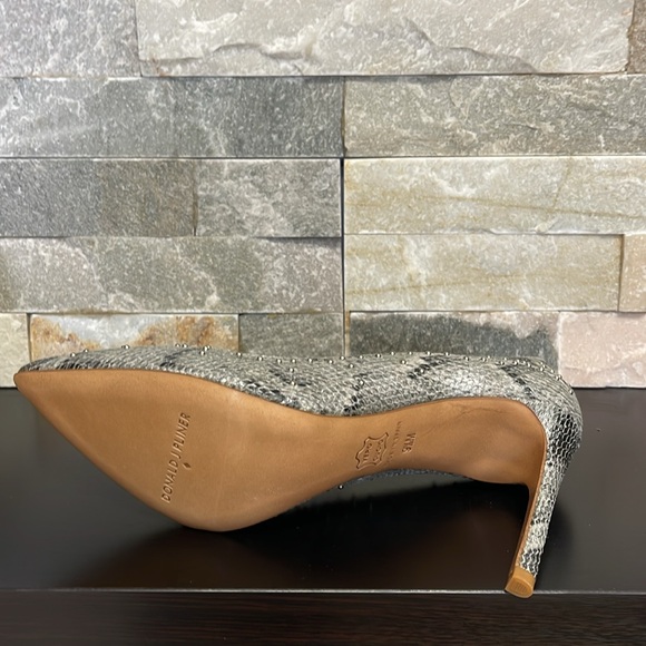 Donald J Pliner Women's Phillospeq Dress Pump - Picture 11 of 13